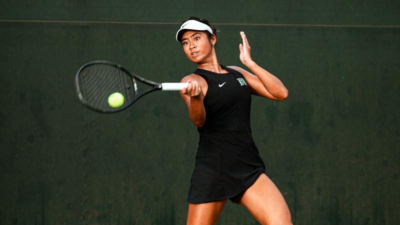 Women's Tennis Fights Hard but Fall in Sesson Opener vs. #22 Washington