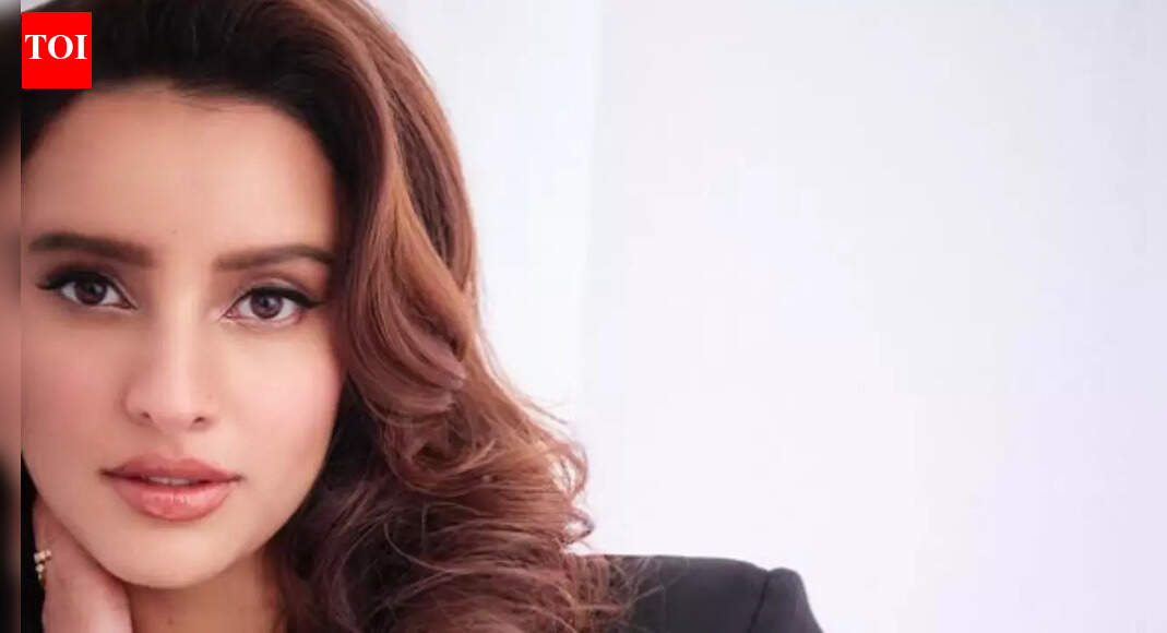 Triptii Dimri praises 'Happy Patel,' calls Vir Das' first film 'pure joy,' and shares a post |