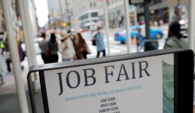 Weekly jobless claims fall unexpectedly, but labor market treading water