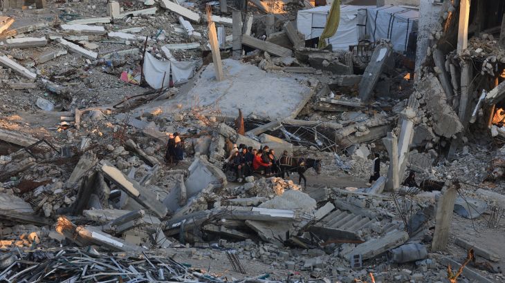 Israeli forces raid towns and refugee camp near Hebron