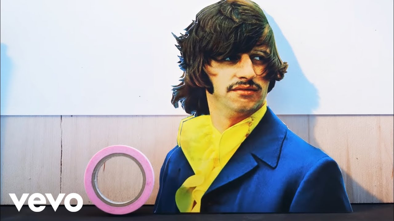 The Beatles - Glass Onion (2018 Mix) - YouTube