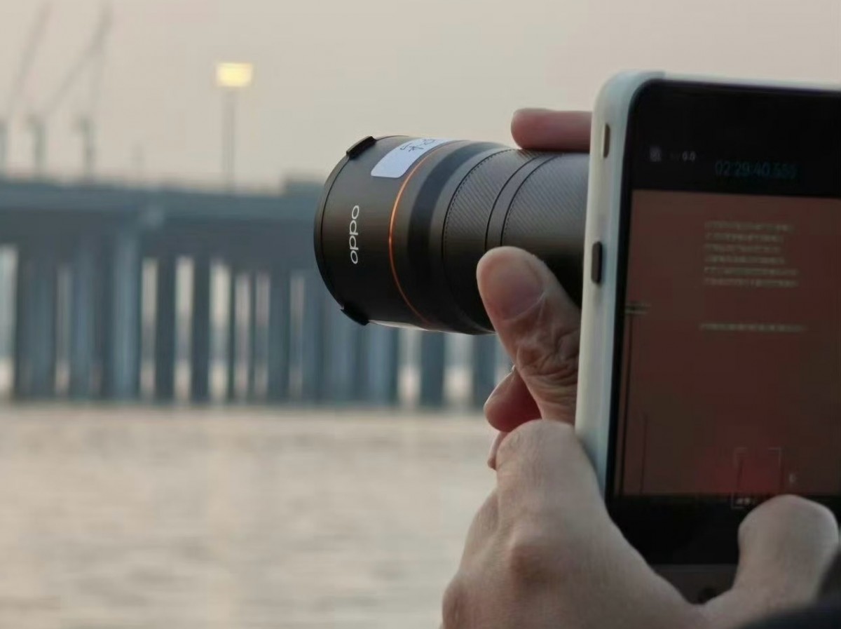 Oppo Find X9 Ultra spotted in real-life images with a 300mm telephoto extender