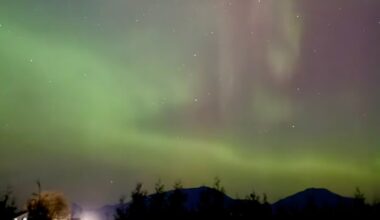 British Columbians dazzled by northern lights this week