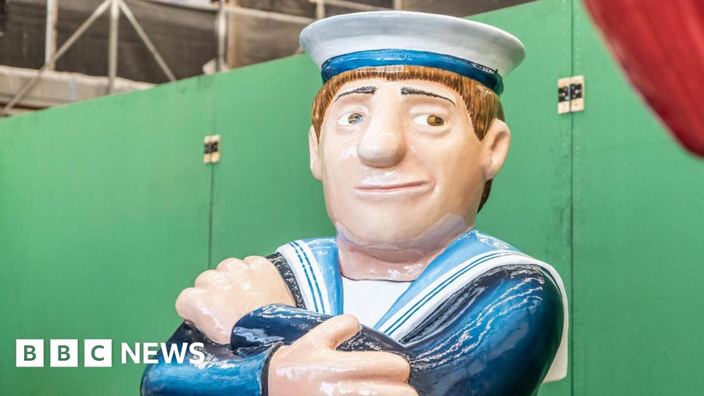 Exhibition celebrates Beryl Cook and her love for Plymouth