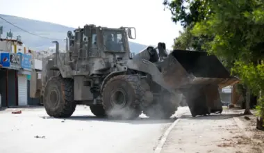 Israeli forces demolish wells and farms near Hebron