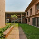 © Mindspace Bagchi Karunashraya Palliative Care Center / Mindspace - Exterior Photography, Courtyard