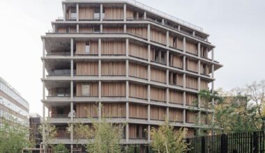 Neighborhood in Paris - Media Library and Family Flats, Student Residence, and Social Housing Units / La Architectures + Atelier Régis Roudil Architectes + Nicolas Hugoo Architecture