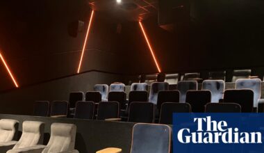 One adult for the 9.40am in Sittingbourne: a front row seat for Melania’s ominous UK opening | Melania