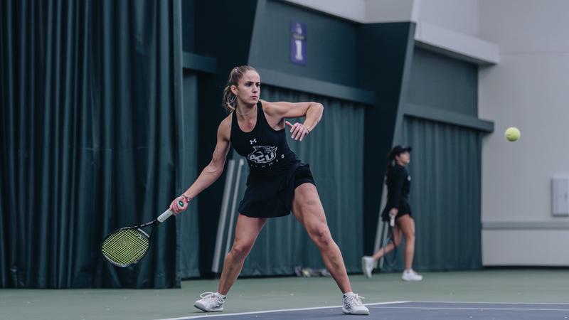 Wildcats Pull Off Comeback Against Roadrunners