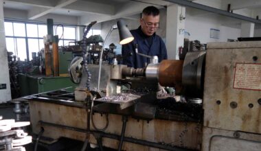 China's manufacturing PMI drops back into contraction as weak demand drags