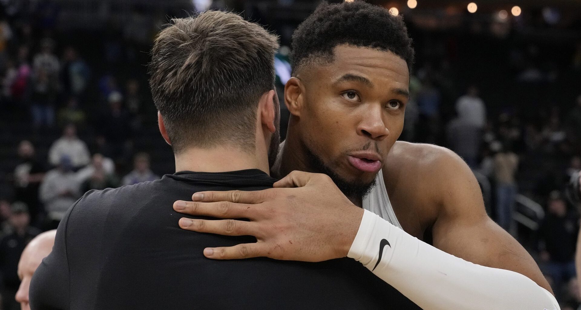 Giannis Trade Clock Divides NBA, Puts Lakers in Holding Pattern