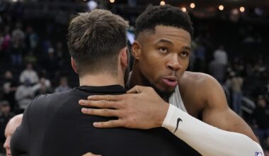 Giannis Trade Clock Divides NBA, Puts Lakers in Holding Pattern