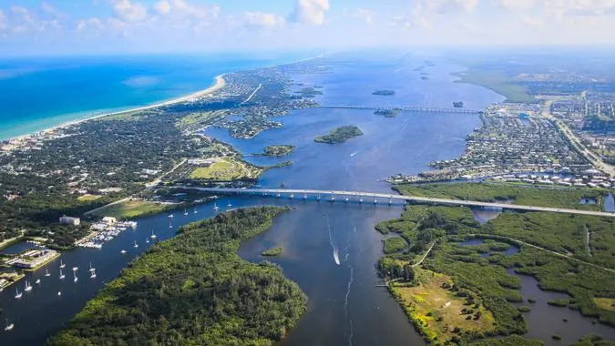 CG-Photos / iStock.com