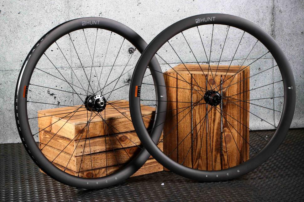 2025 Hunt 40 Carbon Gravel Dynamo Wheelset.jpg