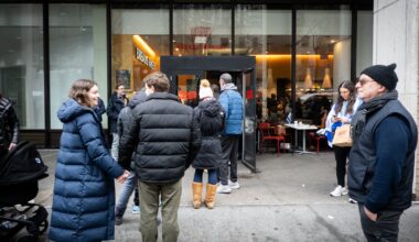 NYC Jews line up for Israeli bakery after employees' charges of 'genocide support'