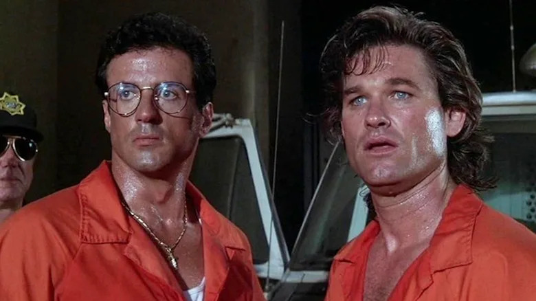 Sylvester Stallone as Ray Tango and Kurt Russell as Gabe Cash prepare to go to prison in Tango & Cash