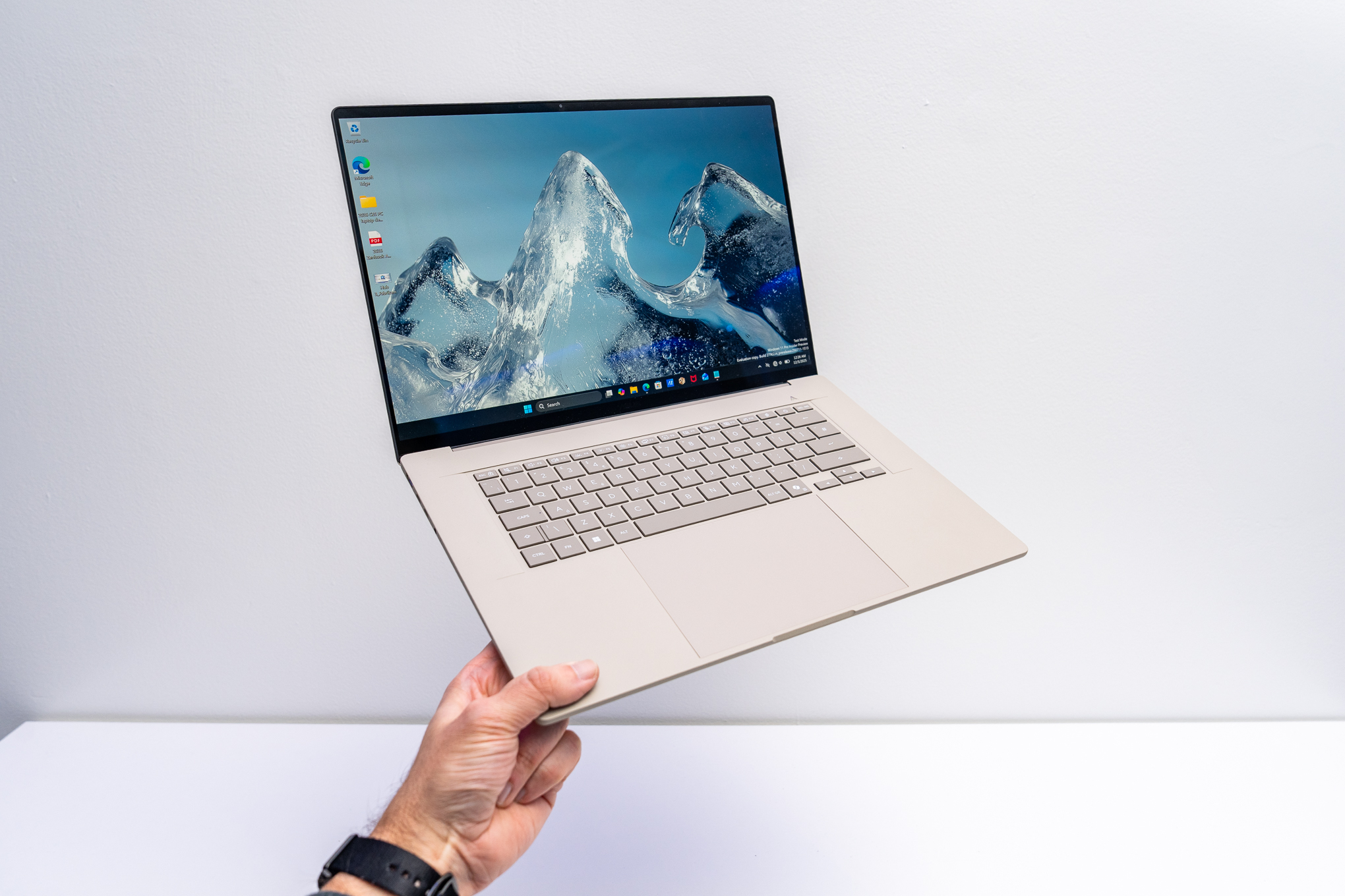 Treat yourself to 16 inches of Asus.