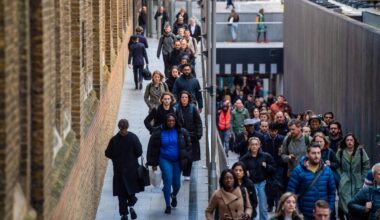 Jobs market stalls with permanent and temporary positions falling