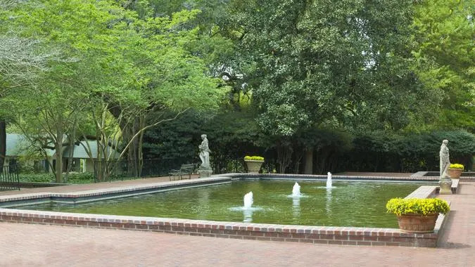 Denton Rumsey / Shutterstock.com