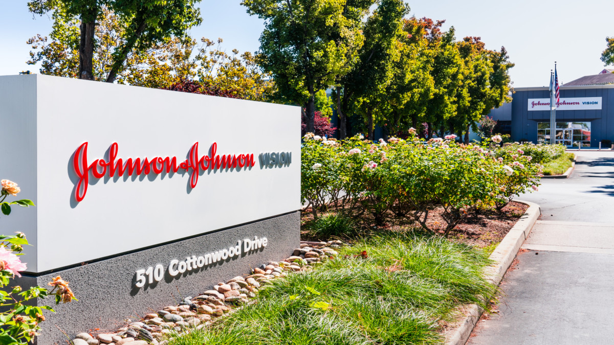 Robotic surgery fuels Johnson & Johnson dividend growth outlook