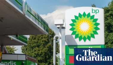 BP to take hit of up to $5bn on green energy as it refocuses on fossil fuels | BP