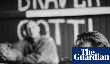 A Day with David Bowie: how a visit to a psychiatric clinic changed him – and his music | David Bowie