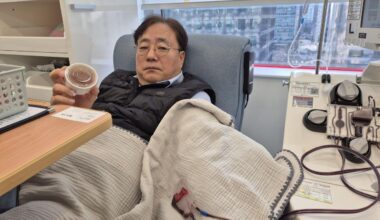 Korea turns to viral cookies, K-pop photo cards to address chronic blood shortage