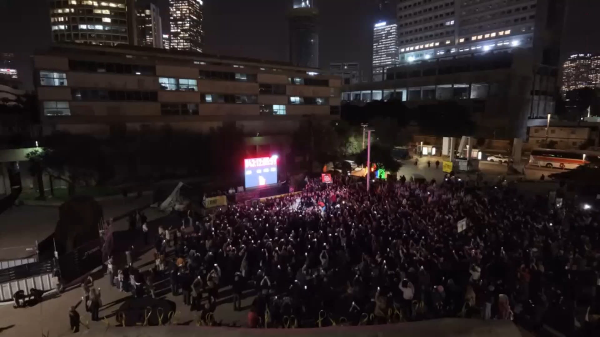 <p>Hundreds gathered in Tel Aviv's Hostages Square on Tuesday to watch the symbolic digital stopwatch stop counting the days, hours, and minutes since Hamas abducted 251 people from Israel on October 7, 2023.</p>