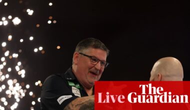PDC World Championship darts quarter-finals: Anderson and Searle surge into last four – live | PDC World Championship