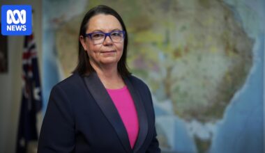 Federal minister backs decision to axe Palestinian author from Adelaide writers' festival