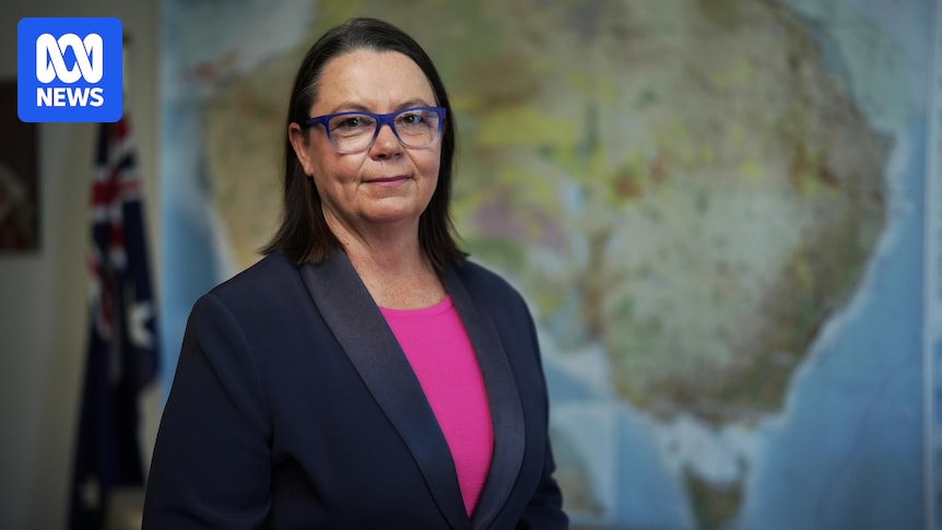 Federal minister backs decision to axe Palestinian author from Adelaide writers' festival