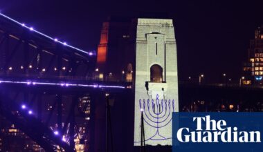 Business leaders and Catholic bishops join call for royal commission after Bondi attack | Bondi beach terror attack