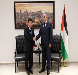 Vice President al-Sheikh receives Japanese foreign minister in Ramallah, discusses latest developments