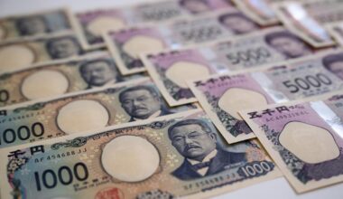 Yen Jumps Most Since August as Risk of Intervention Ramps Up