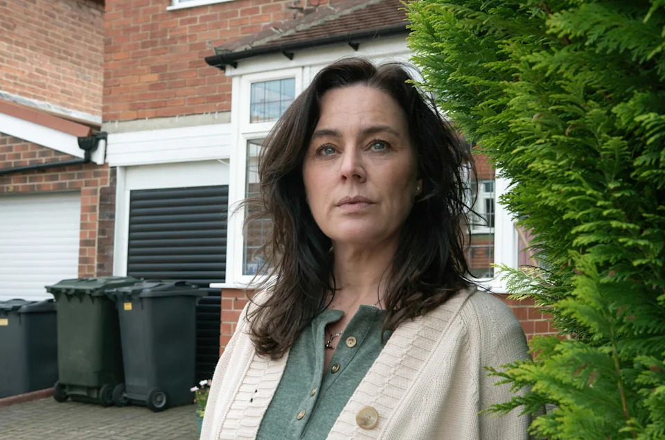 Emma Barnett (Jill Halfpenny)

Emma watching the prospective buyer. - The Feud. (Channel 5)