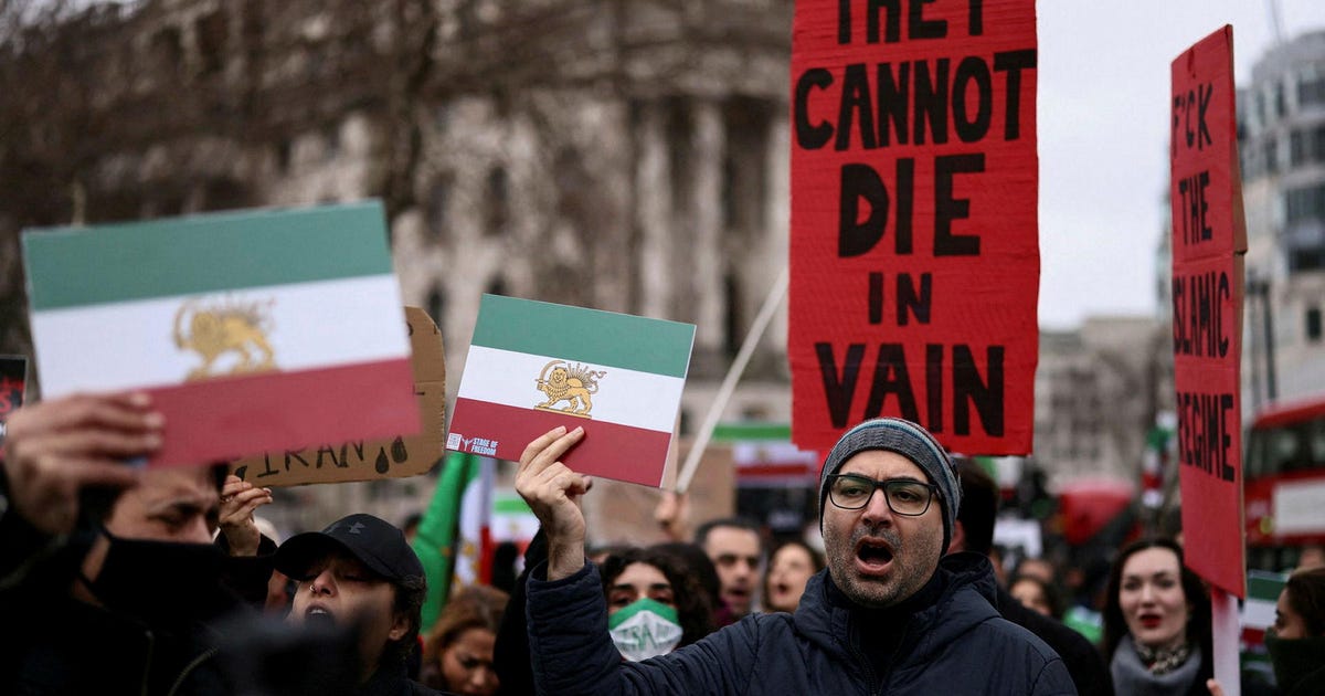 Report: Trump Briefed That Iranian Government at Weakest Point Since 1979 Revolution - Haaretz