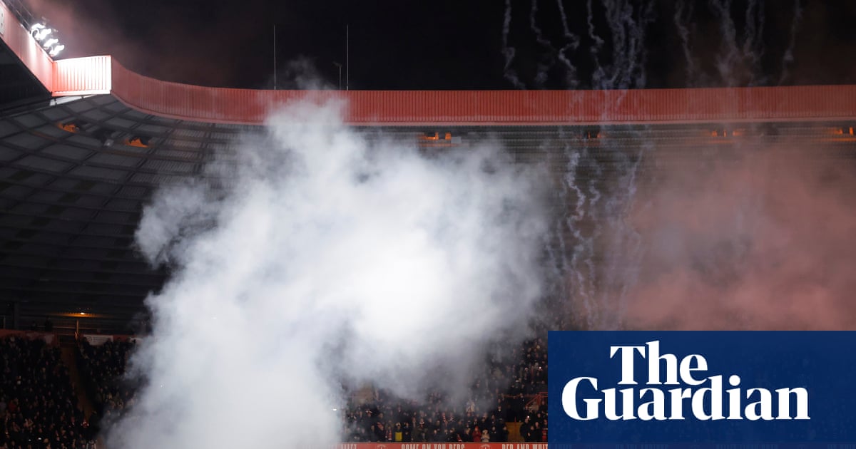 Inquiry launched after Chelsea fans complain about policing at end of Charlton game | Chelsea