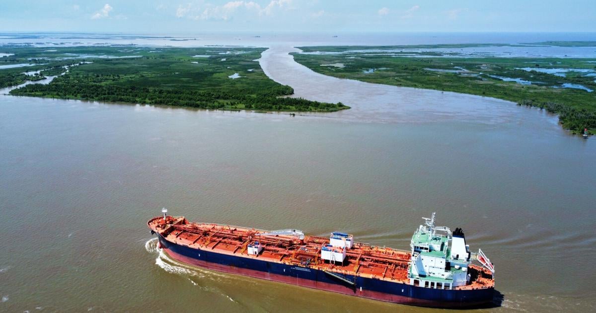 How to deal with breaks in lower Mississippi River banks? | Environment