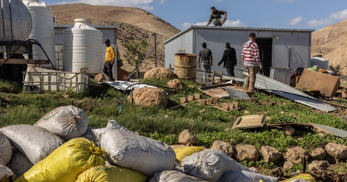 A West Bank Bus Trip Through 'the Best Documented Ethnic Cleansing in History' - Haaretz