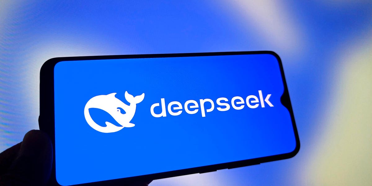 DeepSeek Publishes New AI Training Method to Scale LLMs More Easily