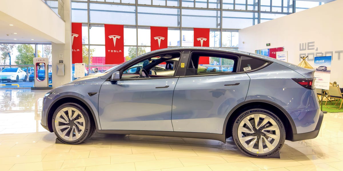 Tesla Earnings Updates: Analysts Eye AI Roadmap With Stock Down 4% YTD