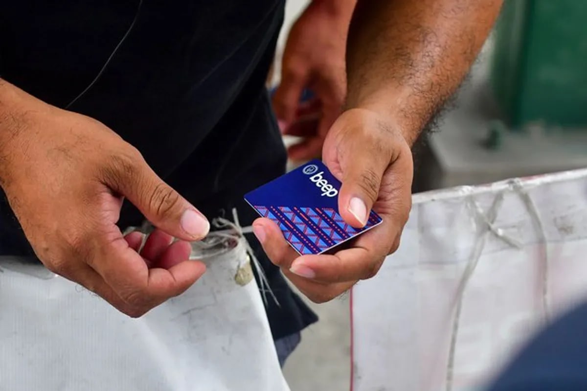 Beep card removes stored value updaters; users without NFC smartphones cry foul - ABS-CBN