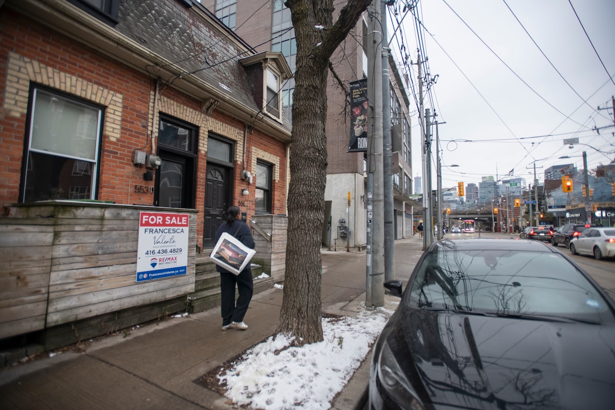 Economist sees subdued 2026 in the housing market as condos drag