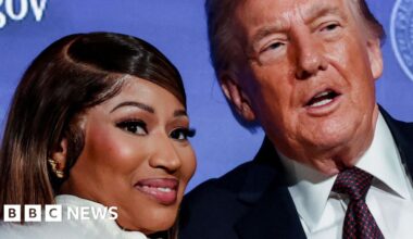 Nicki Minaj calls herself Trump's 'number one fan' and shows off gold card visa - BBC