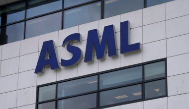 Tech giant ASML announces record orders in boost for AI boom | Technology