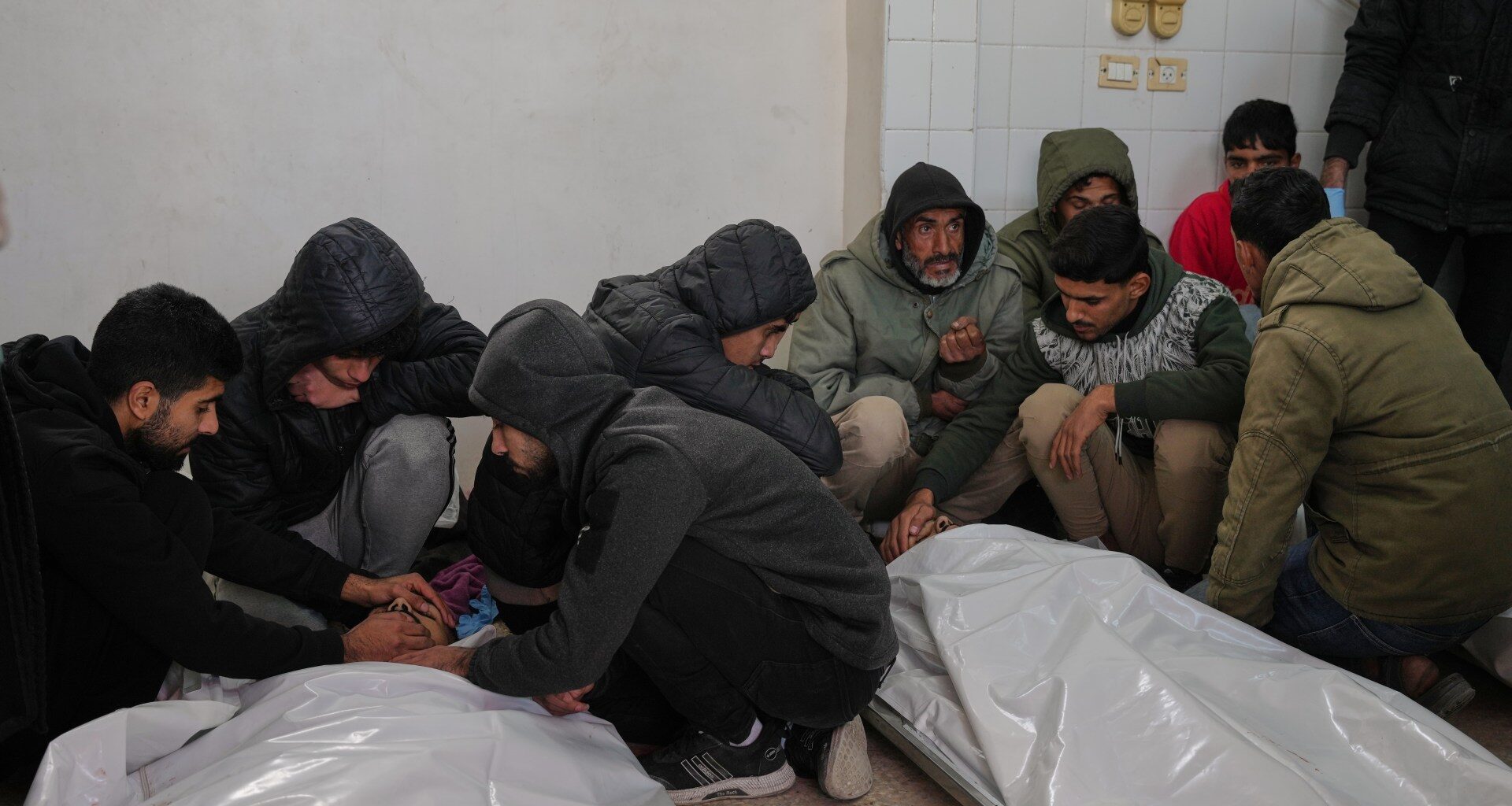 Five killed as Israeli strikes persist in Gaza despite ceasefire | Gaza News