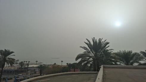 Israel braces for unseasonal heat and heavy pollution through early week