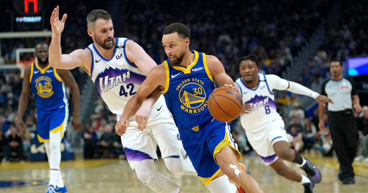 Nike lost Steph Curry after a disastrous pitch. Now the NBA star is wearing their shoes again – The Irish Times