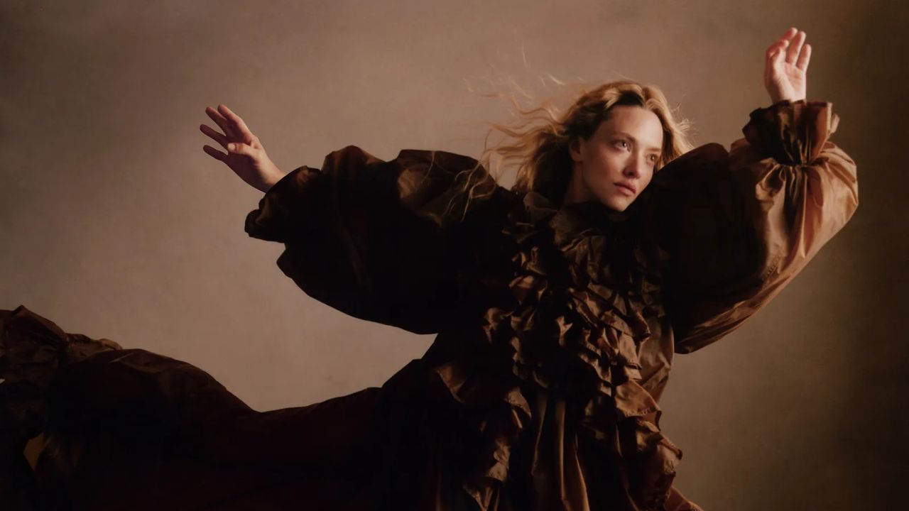 On the Podcast: Amanda Seyfried Talks Ann Lee, After-Parties, and Living With 52 Animals