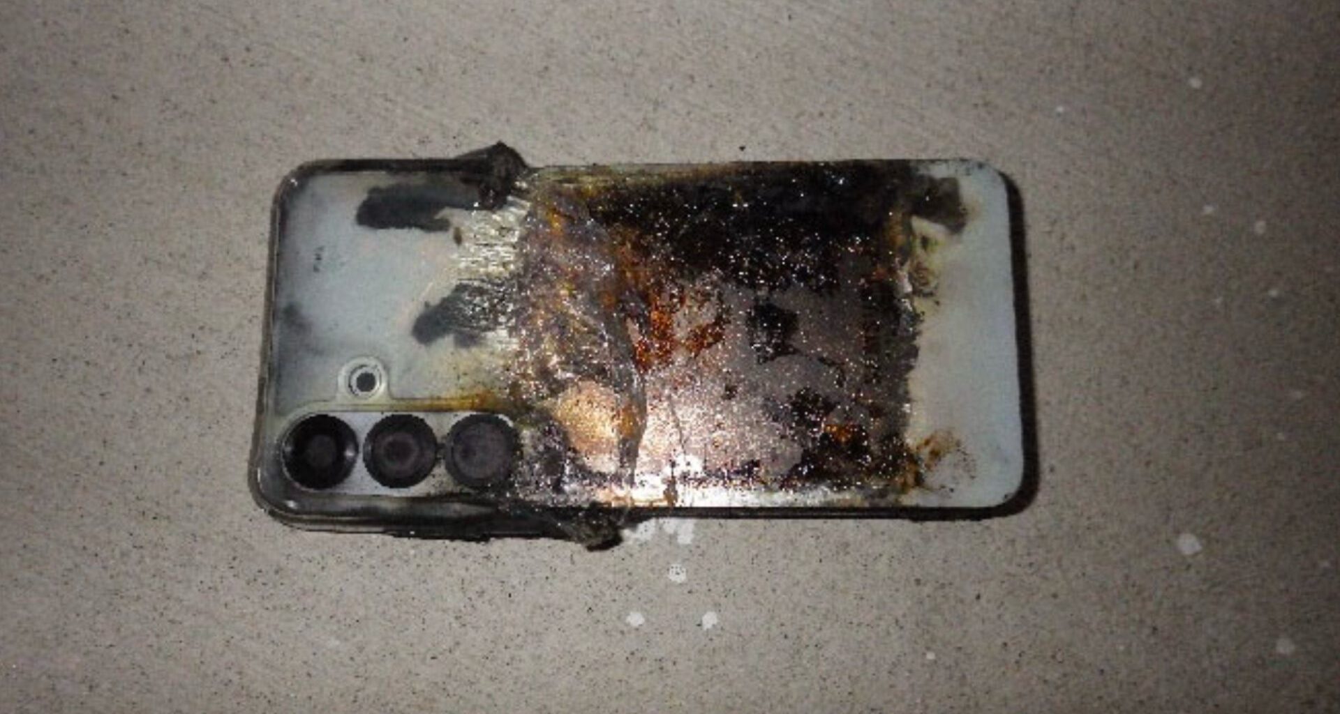 Exploded galaxy s25 plus 2